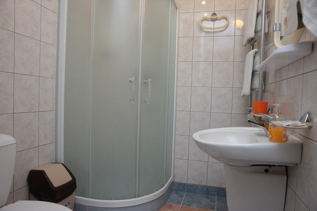 Linas Hotel