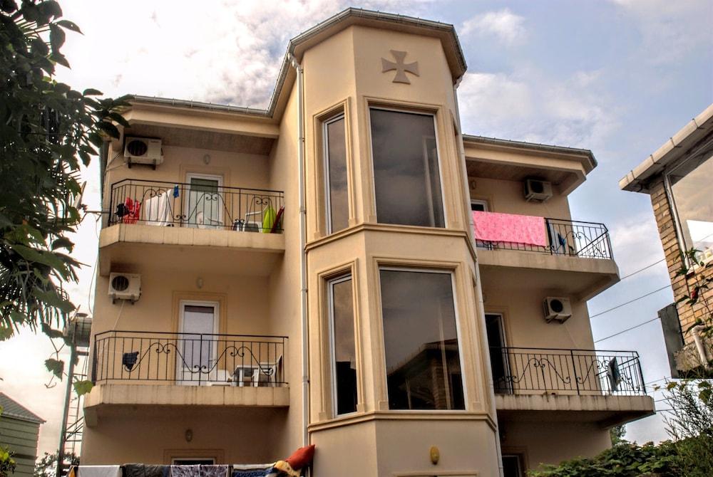 Hotel Amigo I