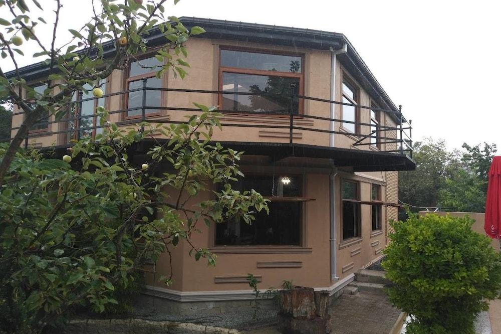 Hotel Amigo I