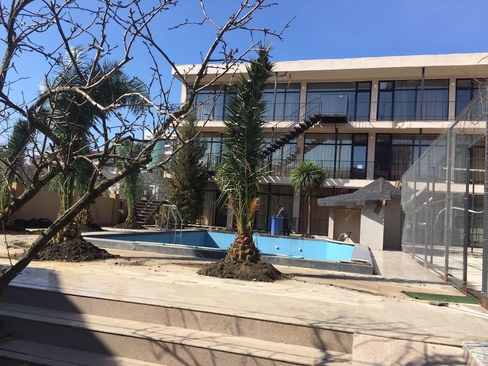 Hotel Amigo I