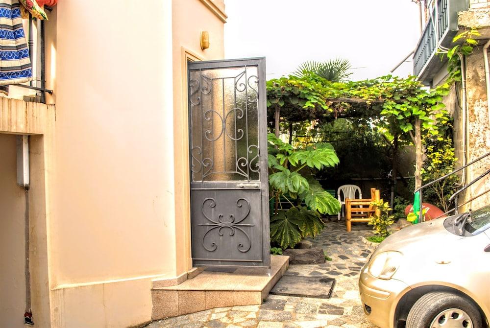Hotel Amigo I
