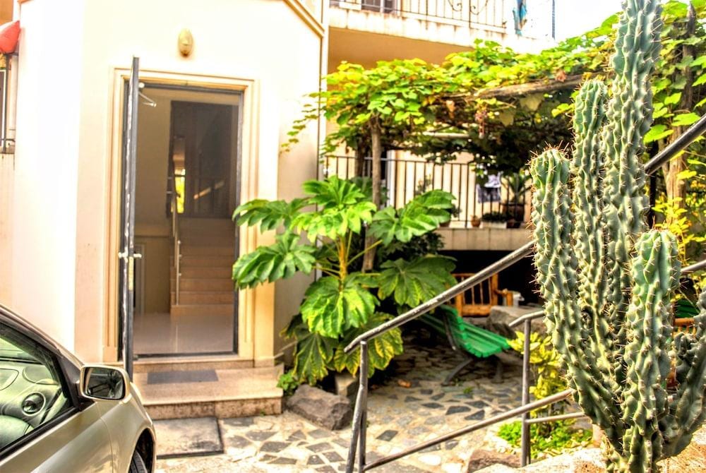 Hotel Amigo I
