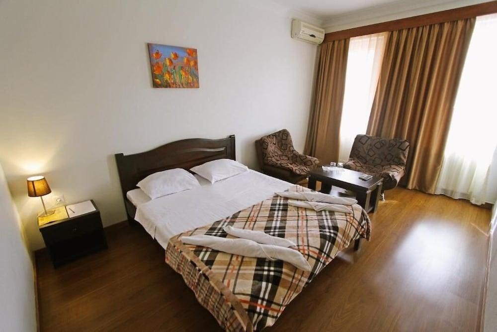 Hotel Lux