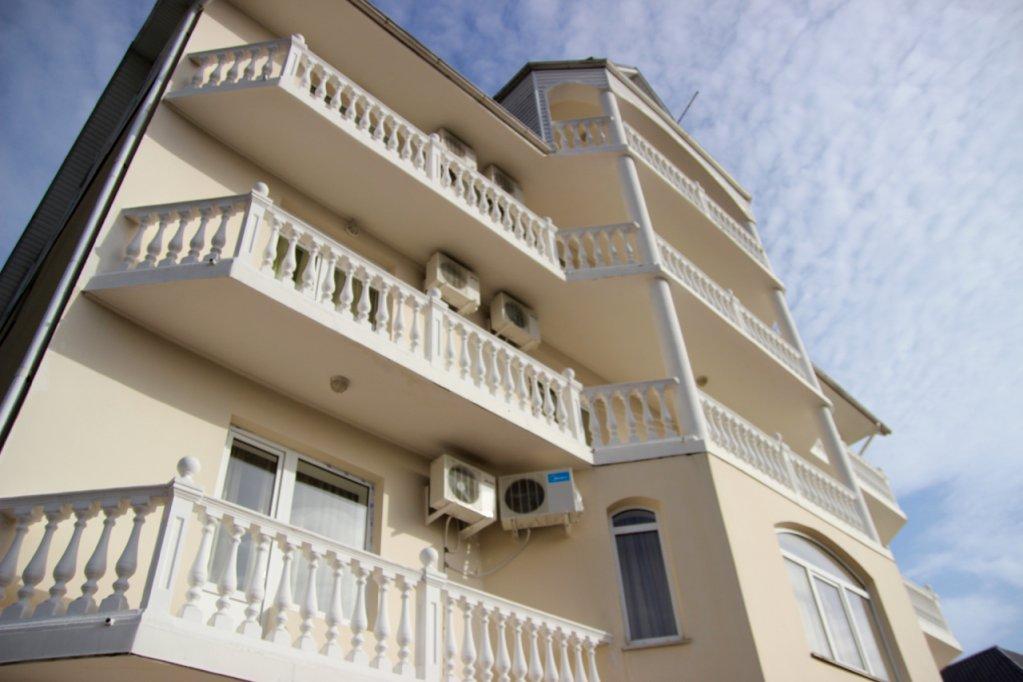 Lera Guesthouse