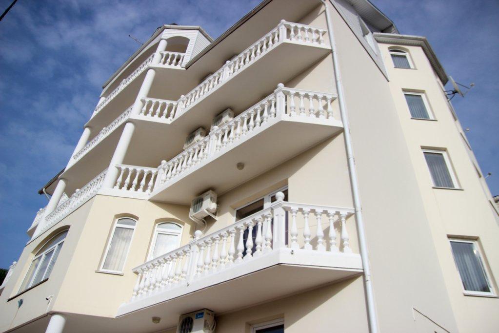 Lera Guesthouse