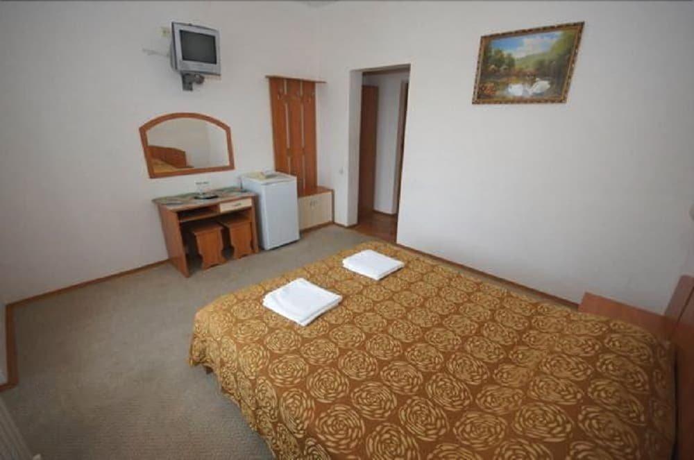 Lera Guesthouse