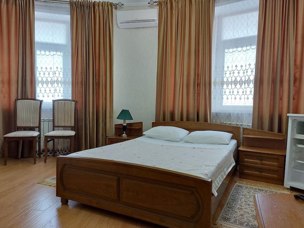 Tarkho Hotel