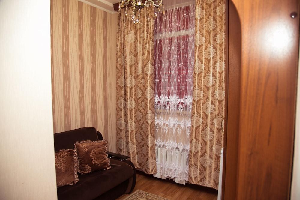 Tarkho Hotel