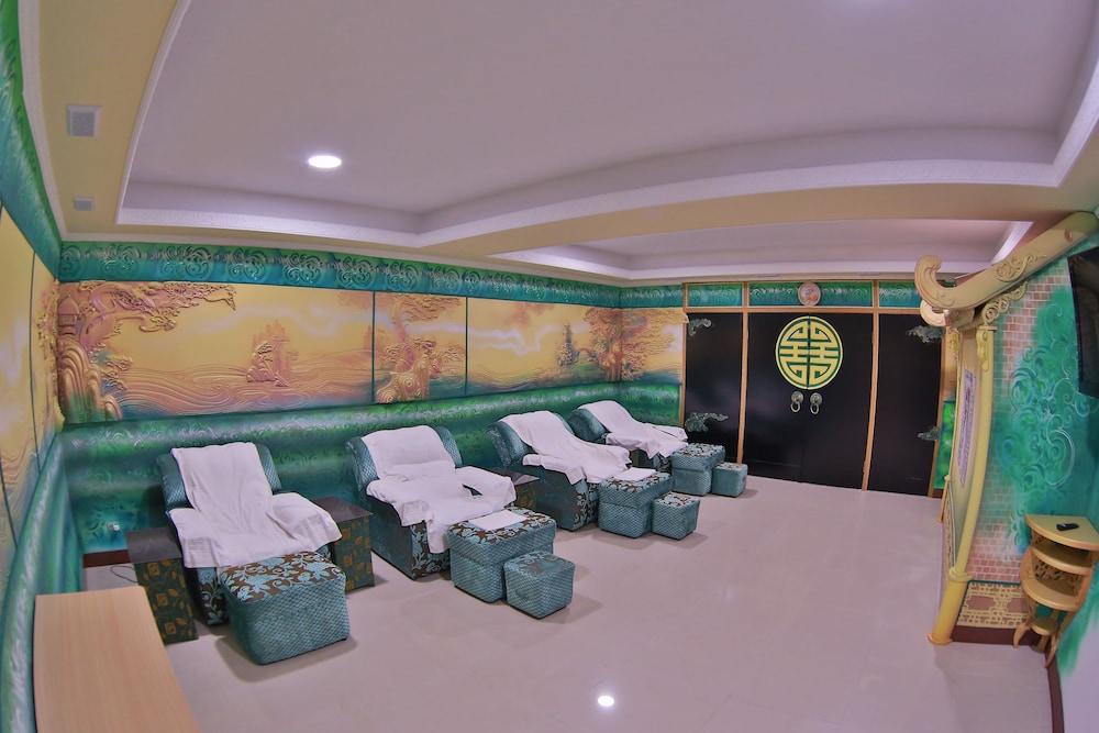 Abu Dagi Hotel
