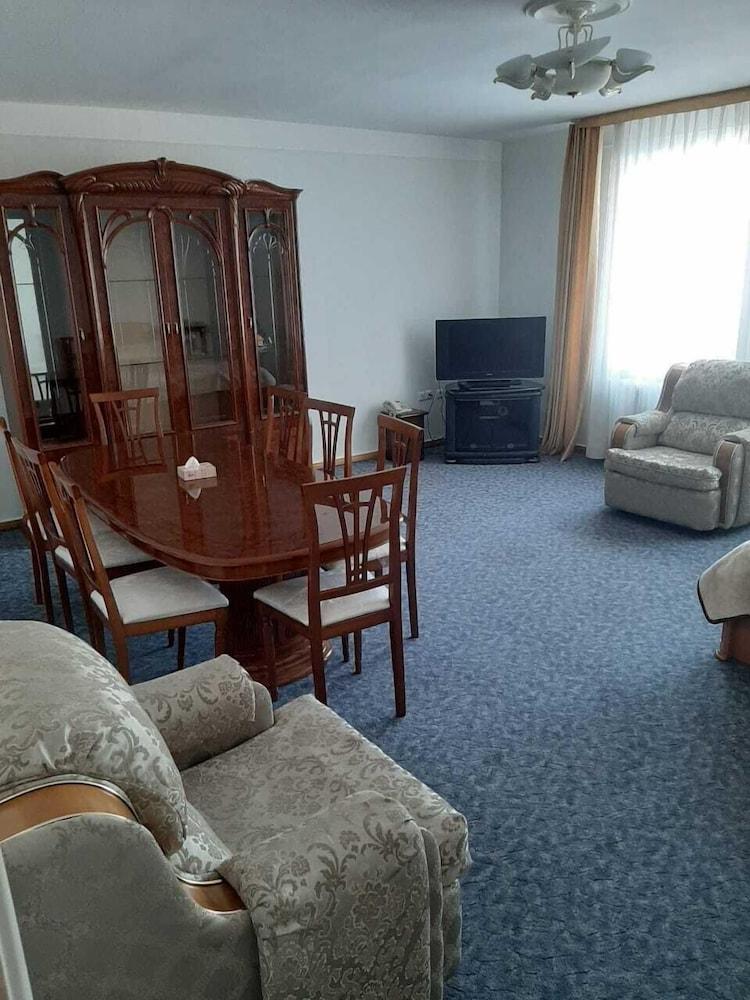 Aliq Hotel