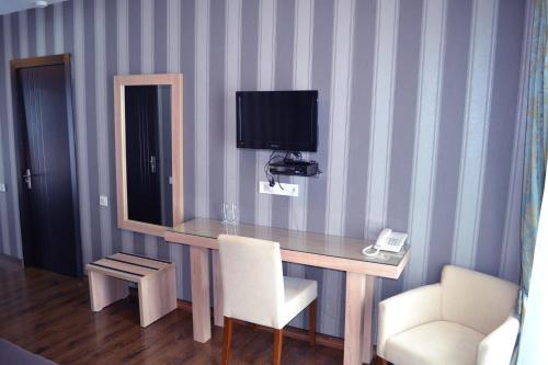 Edelweiss Hotel