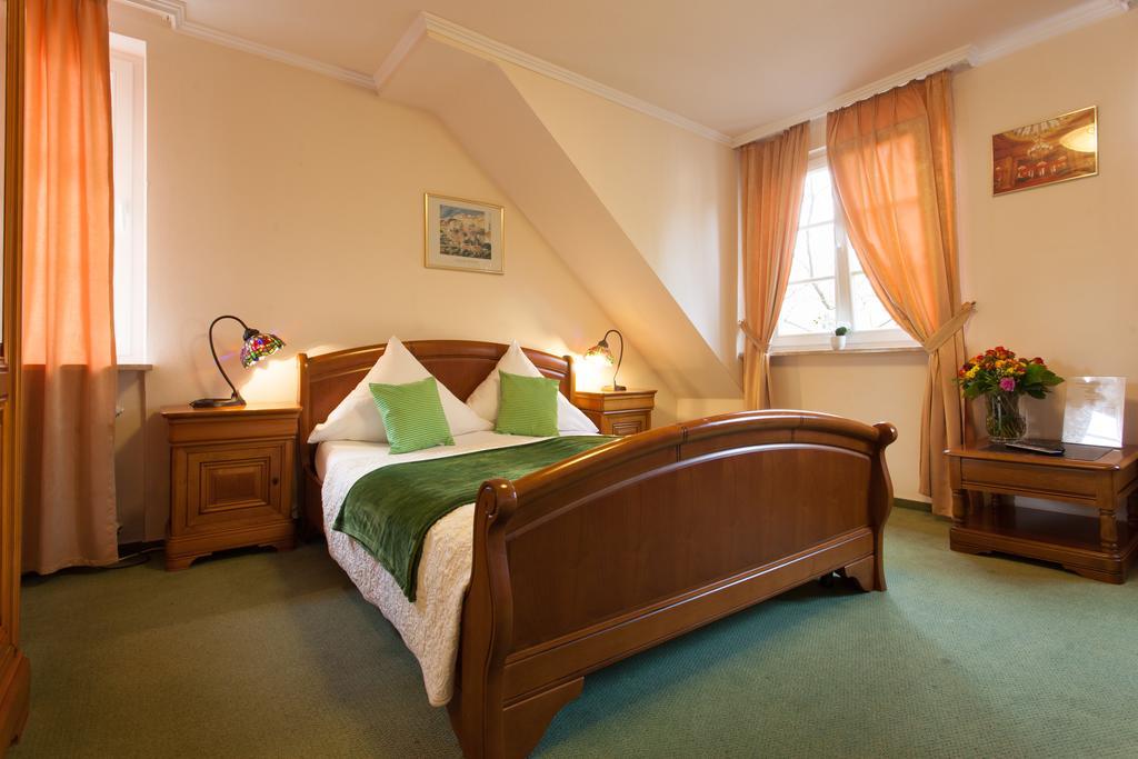 Athos Hotel