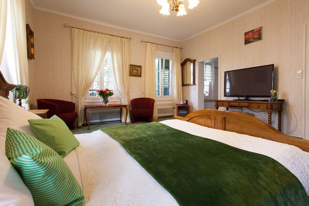 Athos Hotel