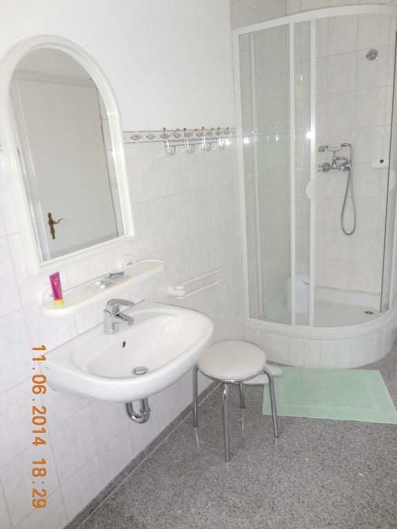 Athos Hotel