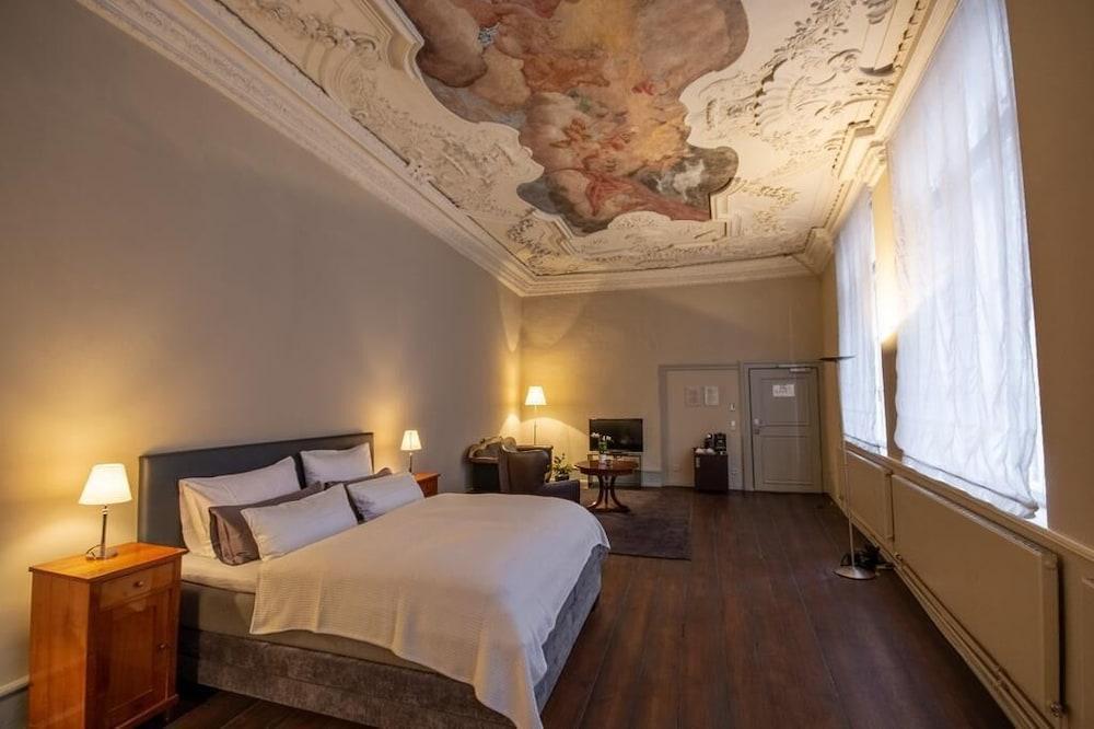 Hotel Anno 1216