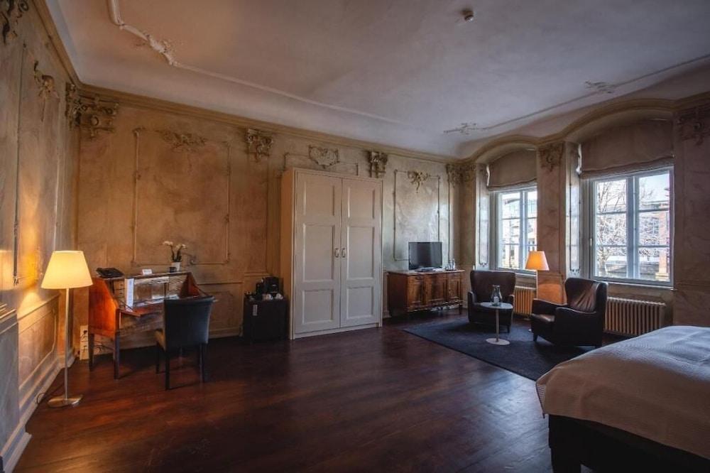 Hotel Anno 1216