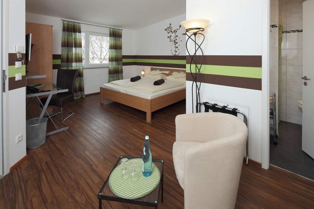 Hotel Dah-inn