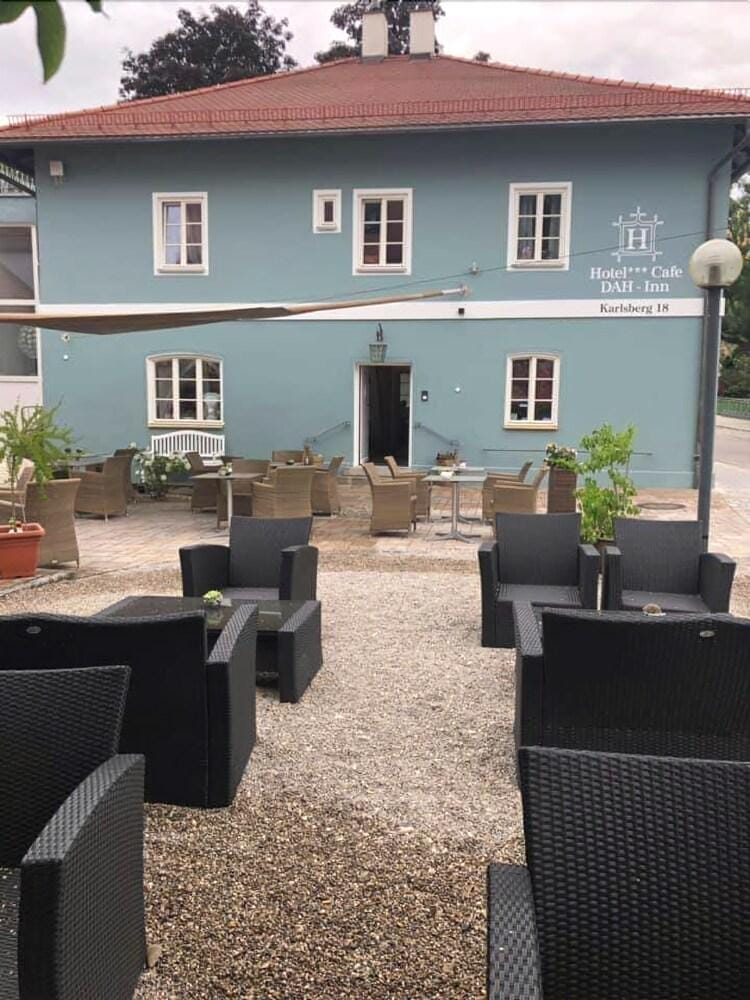 Hotel Dah-inn