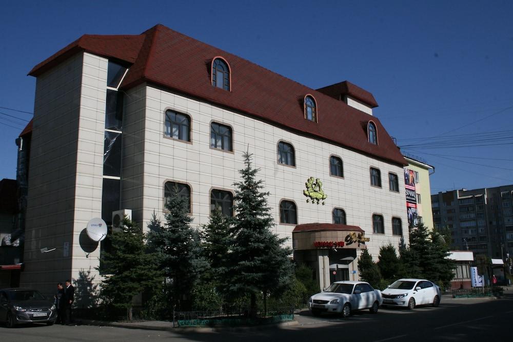 De Luxe Hotel