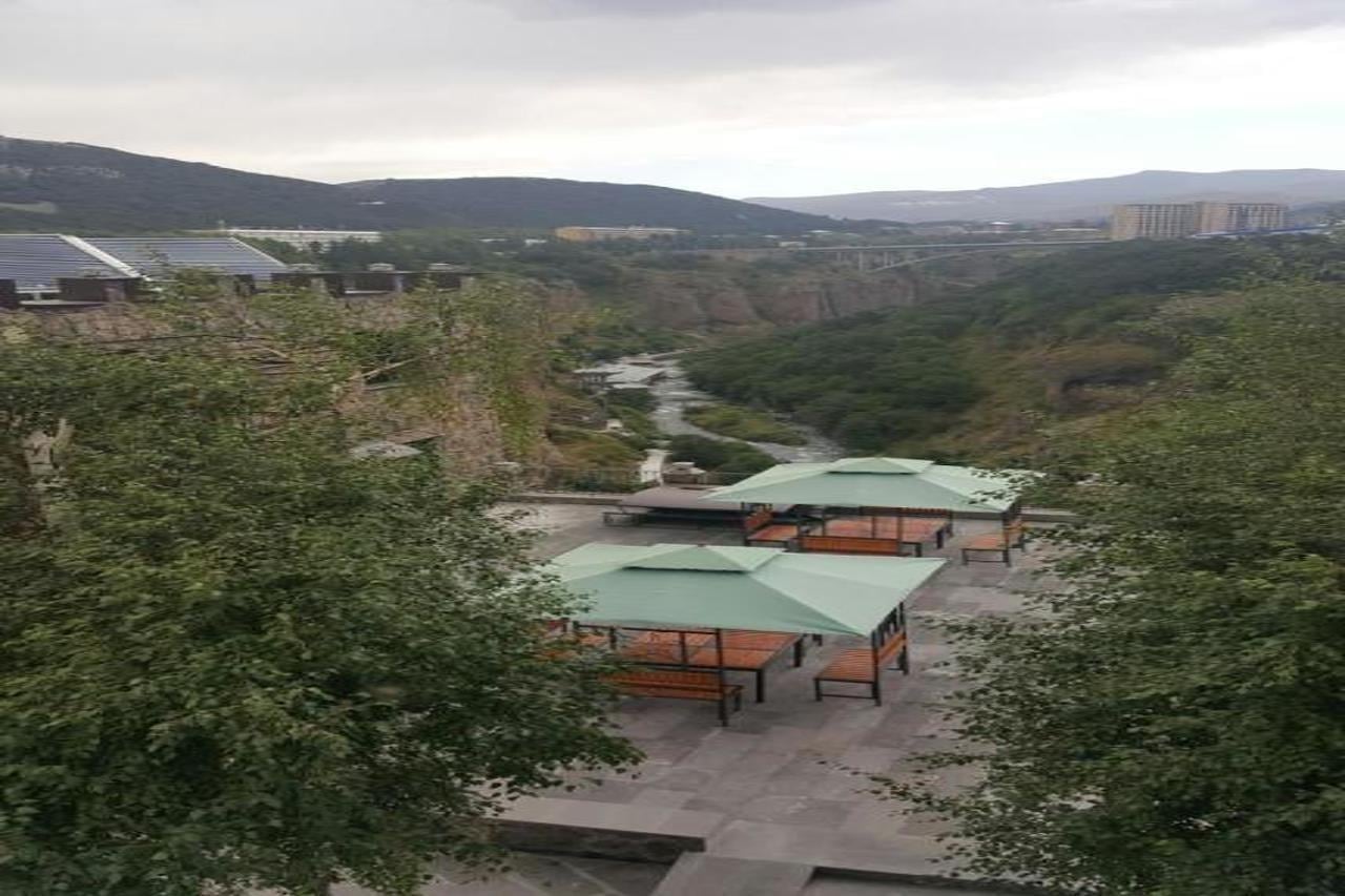 Nairi Hotel
