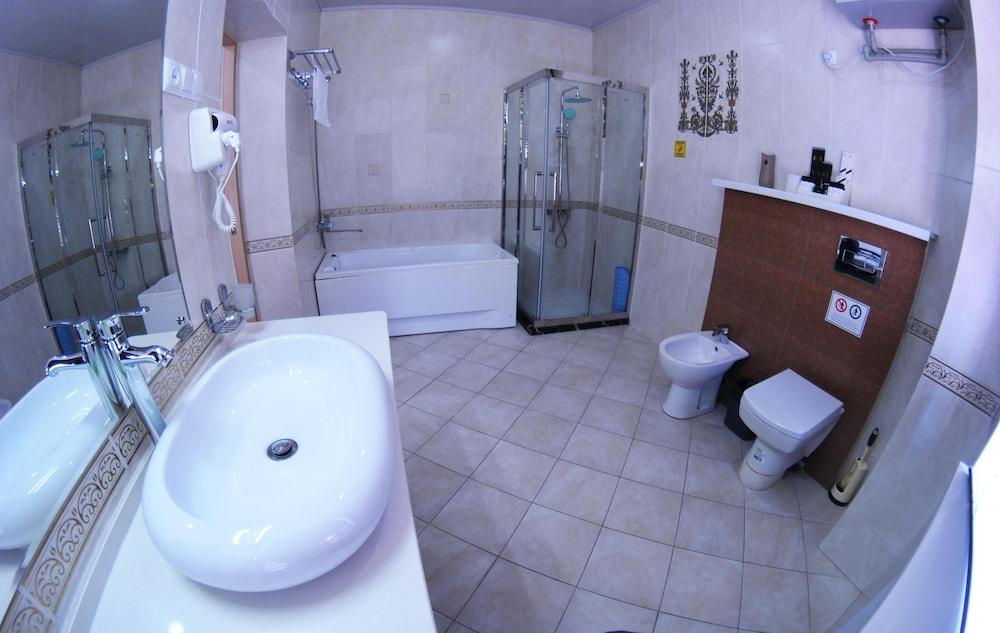Rohat Hotel