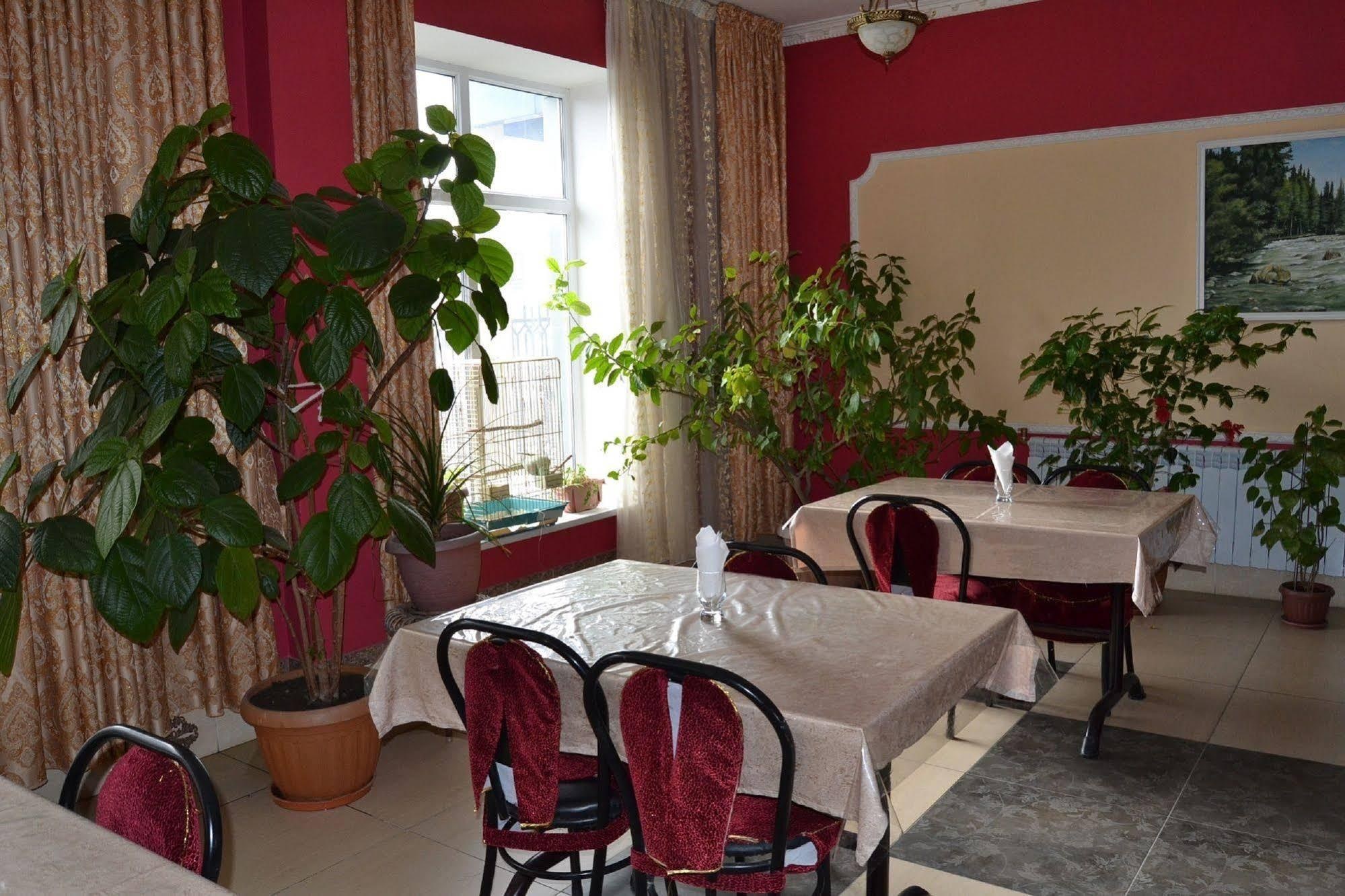 Madanur Hotel