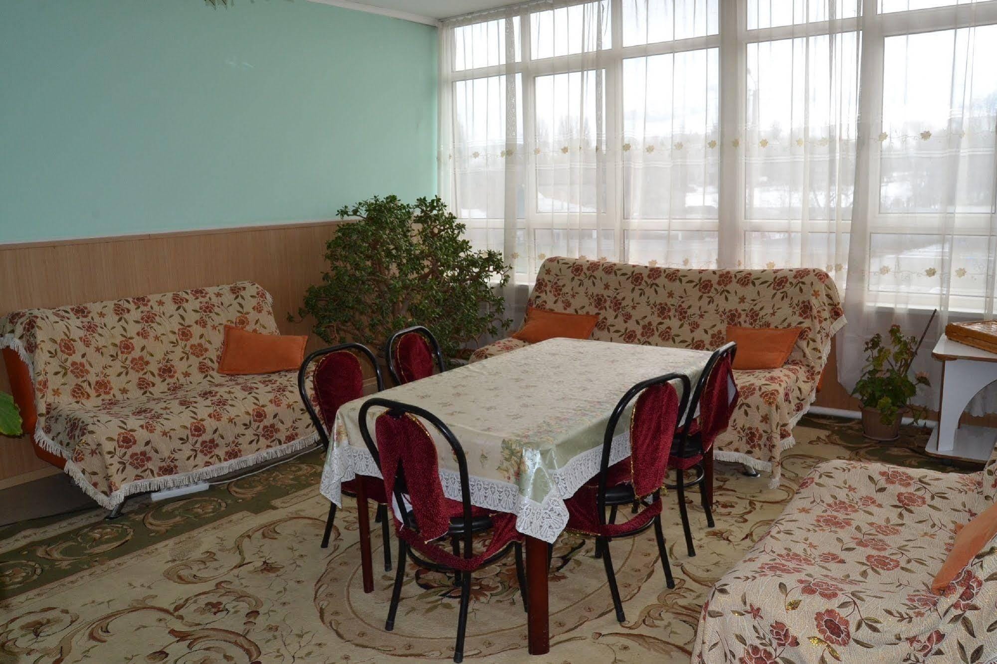 Madanur Hotel