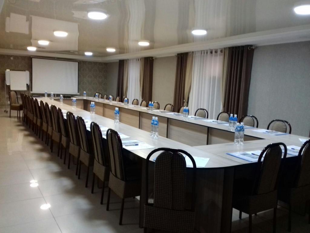 Madanur Hotel