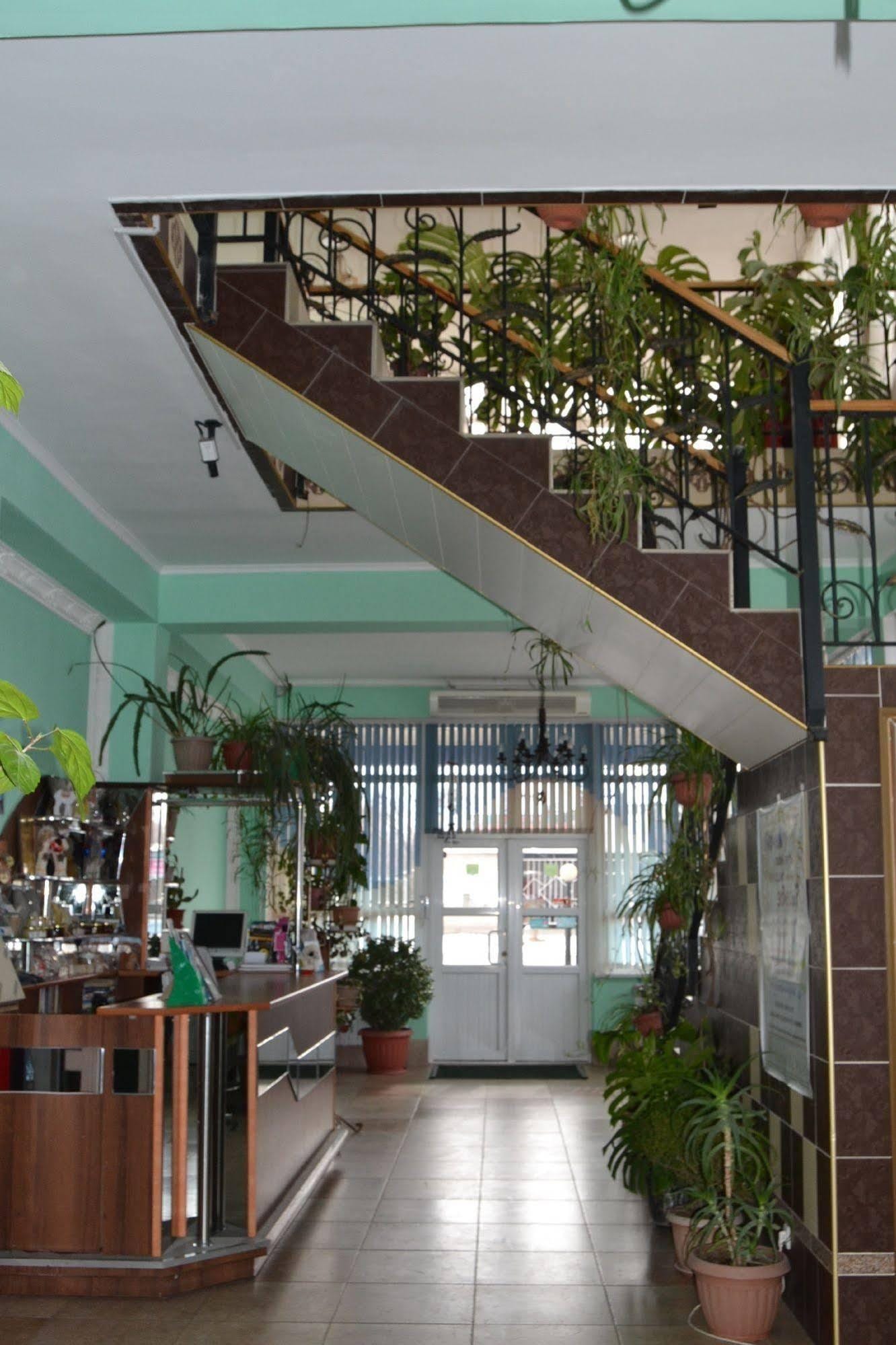 Madanur Hotel