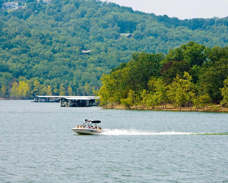 Table Rock Resorts At The Rocks Resort