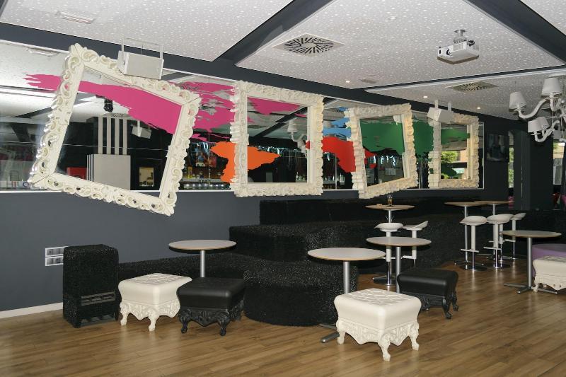 Urban Youth Hostel