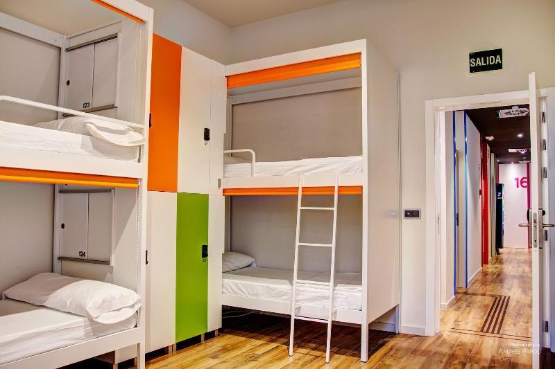 Urban Youth Hostel