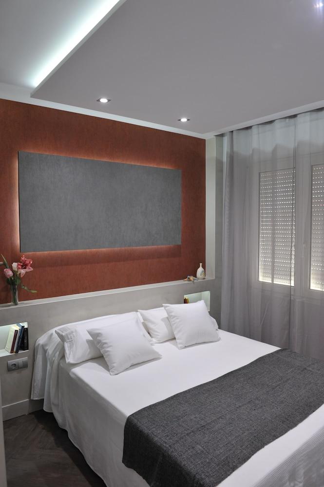 Gaudint Barcelona Suites