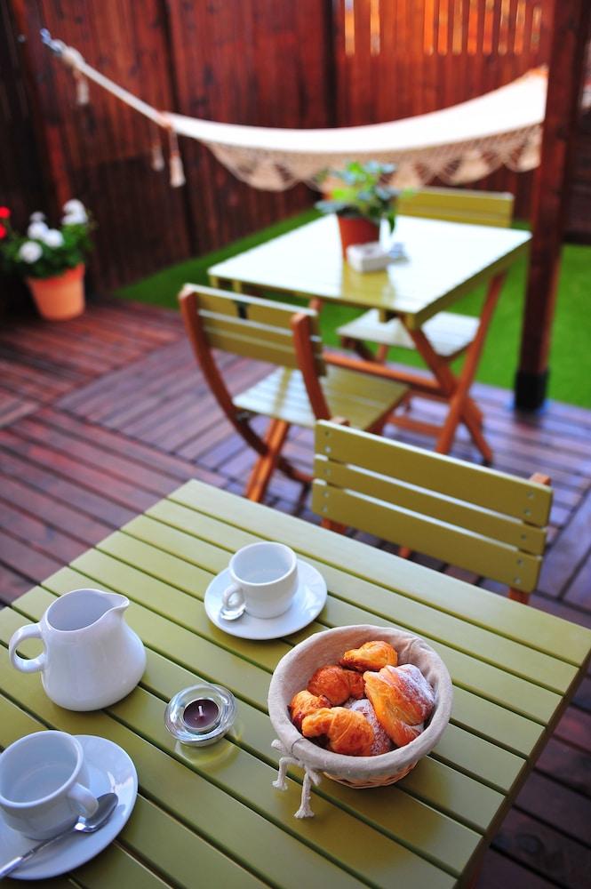 Gaudint Barcelona Suites