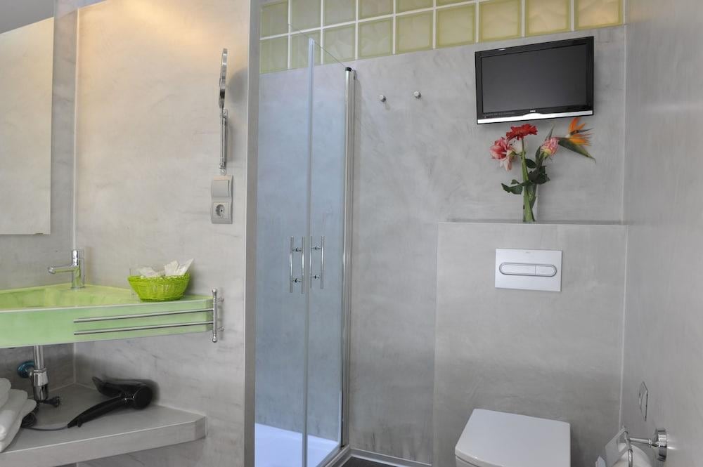 Gaudint Barcelona Suites