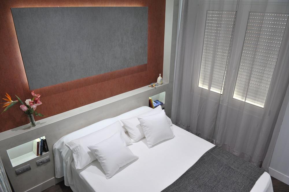 Gaudint Barcelona Suites