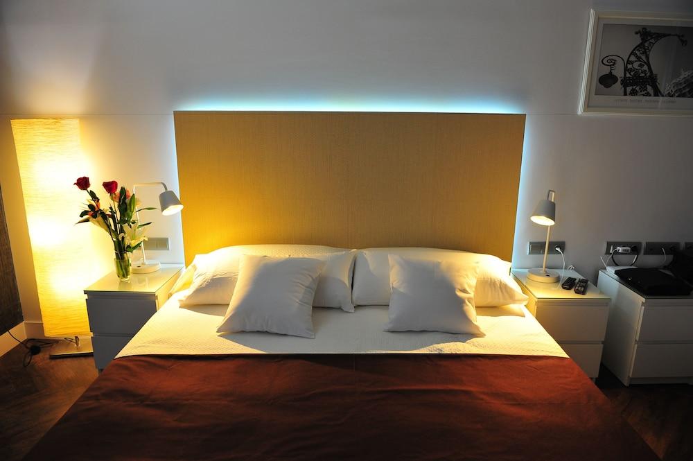Gaudint Barcelona Suites