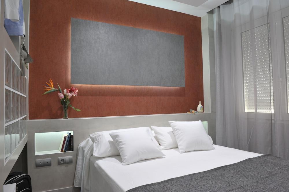Gaudint Barcelona Suites