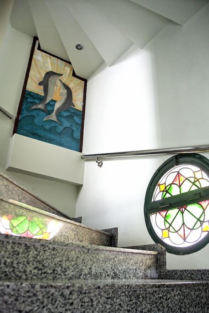 Omur Hotel