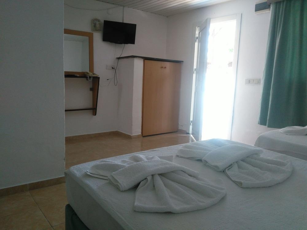 Ugur Hotel