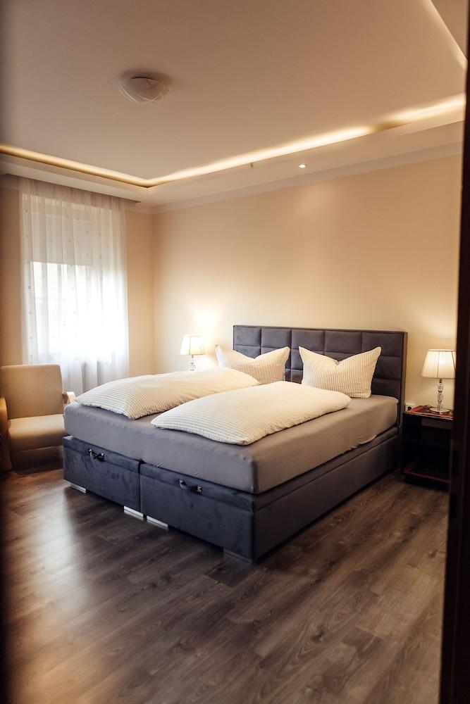 Hotel & Restaurant Peking