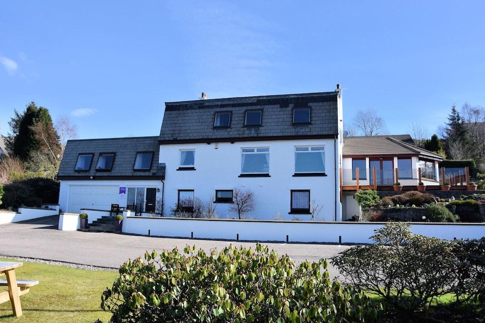Lochview House