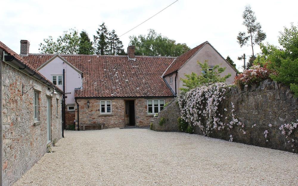 The White House Dulcote