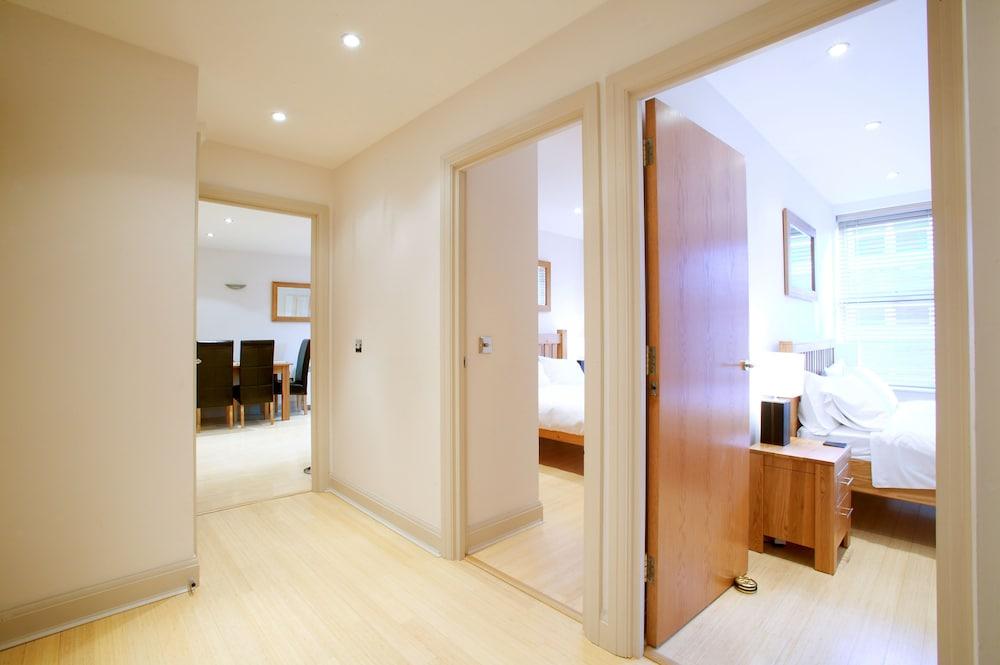 Pelican House Apartments