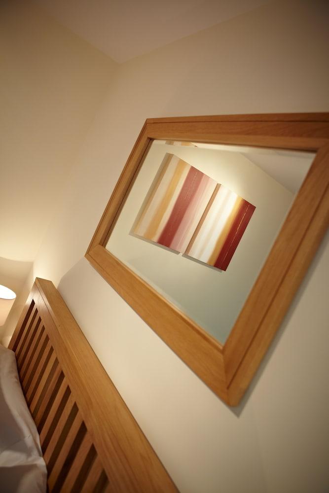 Pelican House Apartments