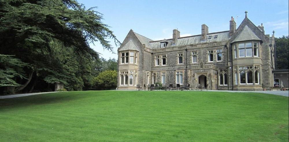 The Villa Levens