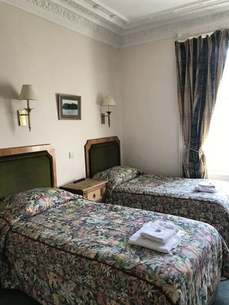 Balmoral Hotel