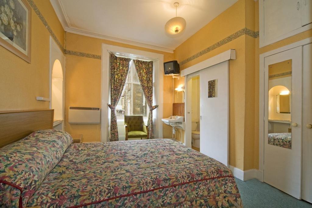 Balmoral Hotel