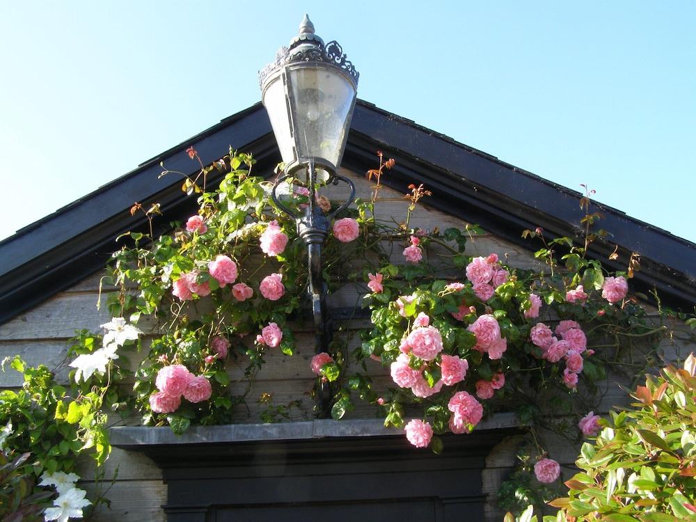 Landseer House