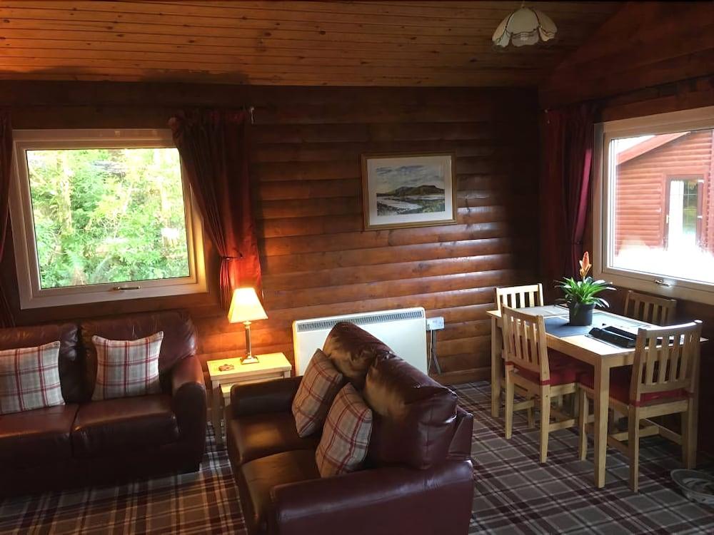 Pucks Glen Lodges